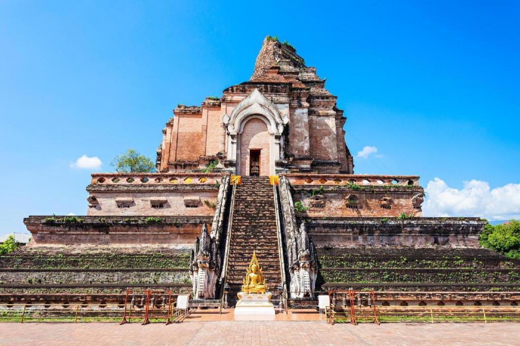Baan Klang Wiang Hotel Чиангмай Экстерьер фото