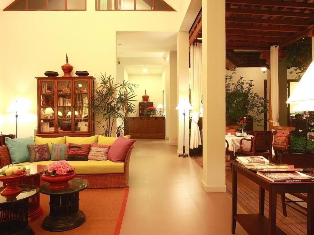 Baan Klang Wiang Hotel Чиангмай Экстерьер фото